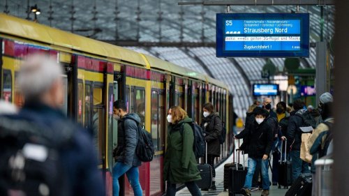 In Berlin und Brandenburg: Bahn stellt S-Bahn- und Regionalverkehr ein
