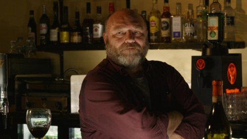 "Eine Nacht in Helsinki": Drei Finnen in der "Corona"-Bar