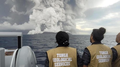 Naturkatastrophe: Nach Vulkanausbruch: Erkundungsflüge auf dem Weg gen Tonga