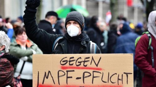 Demonstrationen: Demonstrationen gegen Corona-Impfpflicht in Berlin