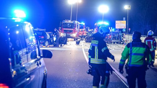 Ortenaukreis: Drei Schwerverletzte nach Frontalcrash - Hubschraubereinsatz