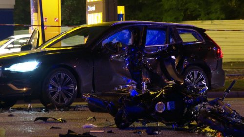 Hamburg: Motorradfahrer bei Zusammenstoß mit Auto tödlich verletzt