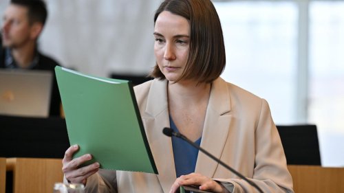 Gesundheit: Schenk: Genügend medizinisches Personal im Kriegsfall nötig