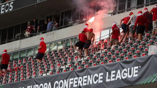 Polizeieinsatz: Razzia wegen Ausschreitungen von Kölner Fans in Nizza