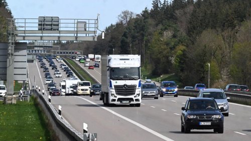 Verkehr: Wenige Staus zum Ferienende - Ausnahme auf A3 nach Brand