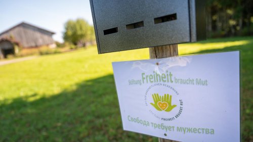 Rosenheim: Behörden schließen mutmaßliche "Querdenker"-Schule in Oberbayern