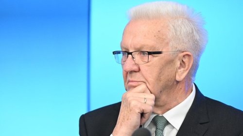 Innenpolitik: Kretschmann: Datenschutz-Gutachten zu Strobl unkommentiert