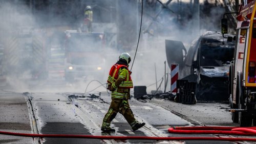 Dresden: Brand an Gasleitung: Unglücksstelle weiterhin gesperrt