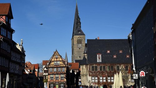 Kriminalität: Kinder hinterlassen Hakenkreuz in Kirche und greifen Mann an