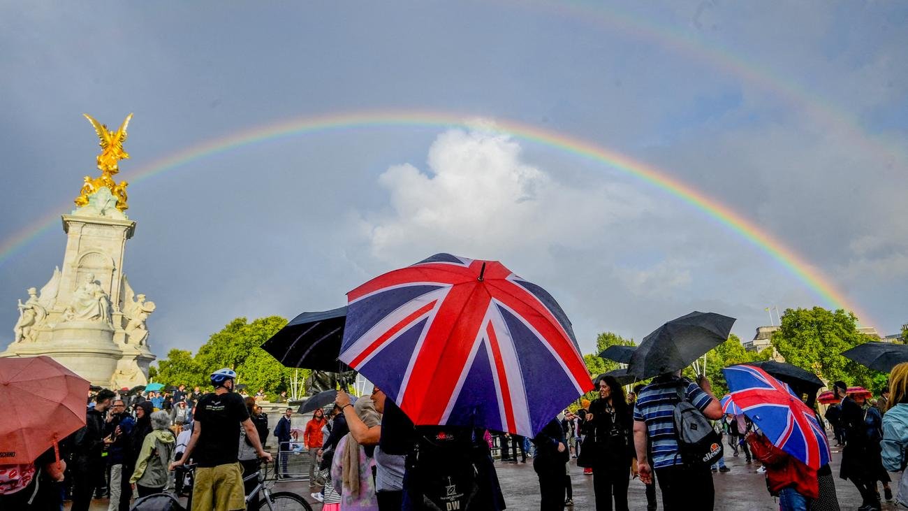 Tod von Queen Elizabeth II: Ein Regenbogen zu Ehren der Queen
