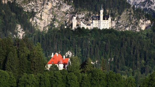 Stiftung: Ausgleichsfonds kauft Schloss Bullachberg