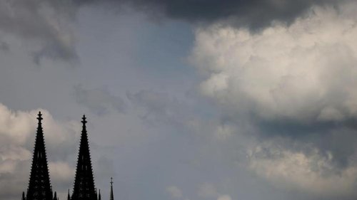Kirche: Hoher Geistlicher des Erzbistums Köln bittet um Beurlaubung