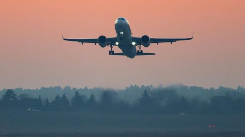 Flugverkehr: Aggressiver Passagier verursacht Zwischenlandung in Berlin