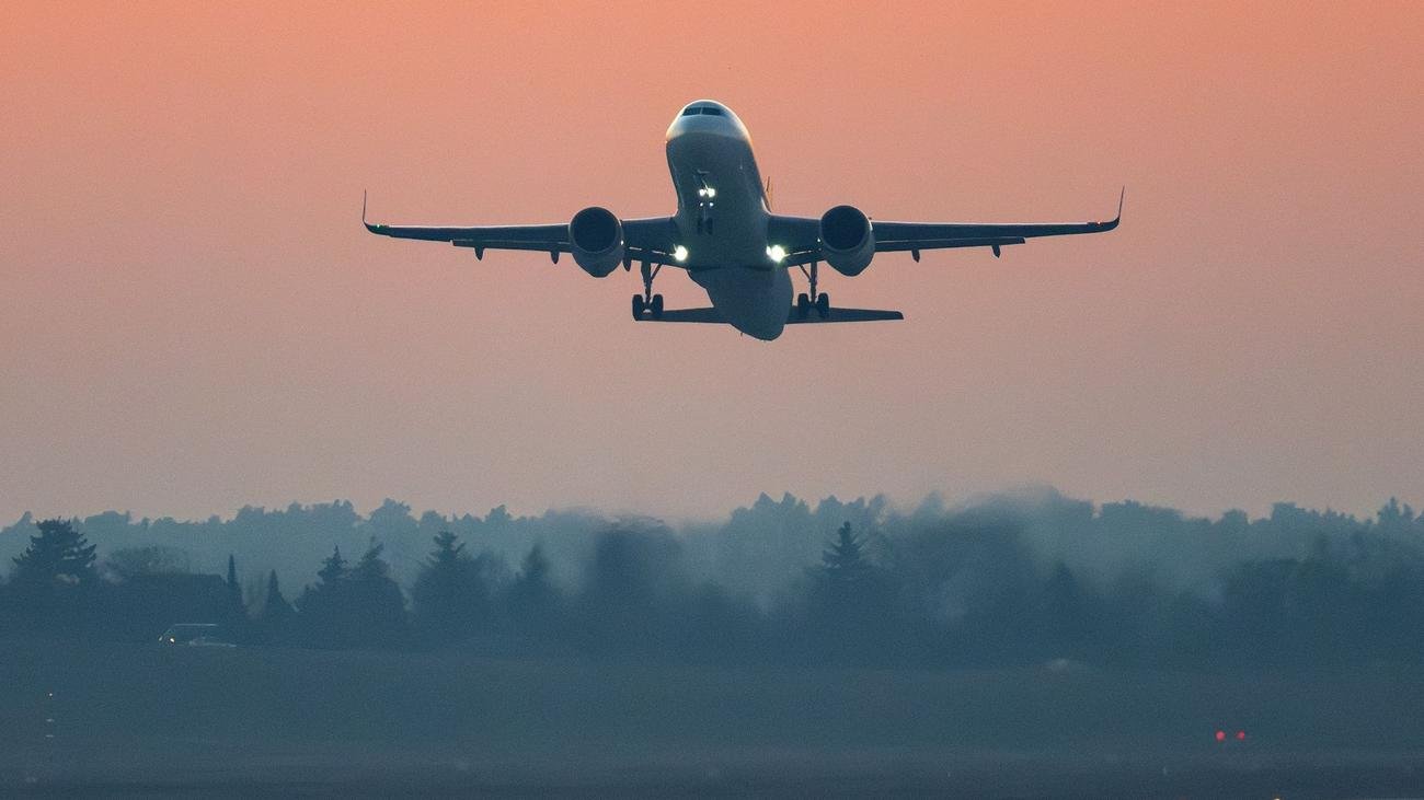 Flugverkehr: Aggressiver Passagier verursacht Zwischenlandung in Berlin