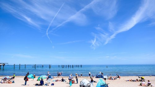Wetter: Sonniges Wetter lockt Ausflügler an die Ostsee