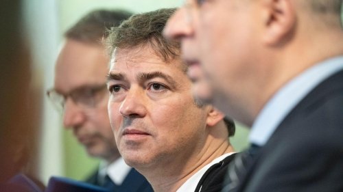 Betrugsprozess: Ballweg-Verfahren: Gericht lehnt Befangenheitsanträge ab