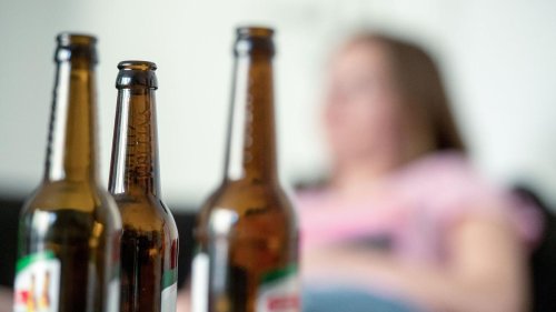 Schwerin: MV für Verbot von "begleitetem Trinken" Jugendlicher