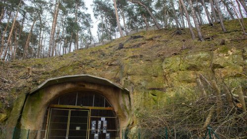 NS-Vergangenheit: Gedenkstätte: Nutzungsvertrag zu Ex-Nazi-Stollen steht