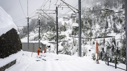 Schnee: Heftige Schneefälle schneiden Skiort Zermatt von der Außenwelt ab