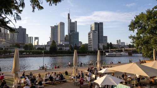 Gastgewerbe: Biergärten in Saison gestartet - Personal fehlt vielerorts