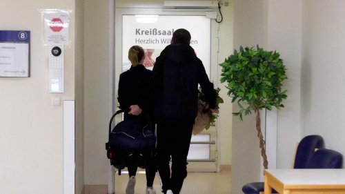 Schwangerschaft: Hebammen fordern Umdenken bei Geburtshilfe auf den Inseln