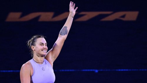 Tennis in Stuttgart: Ungewöhnliches Foto im Match - Sabalenka erreicht Halbfinale