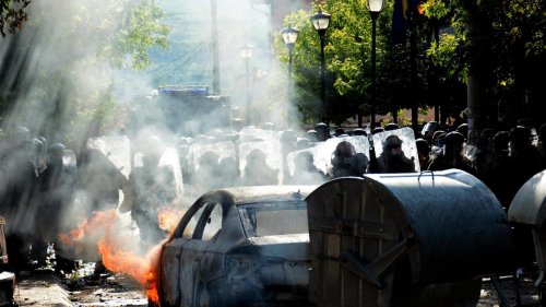 Kosovo: Mehr als 20 Nato-Soldaten durch Brandbomben verletzt