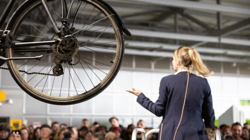 Fahrräder unter dem Hammer: Deutsche Bahn versteigert Fahrräder für die Sommersaison