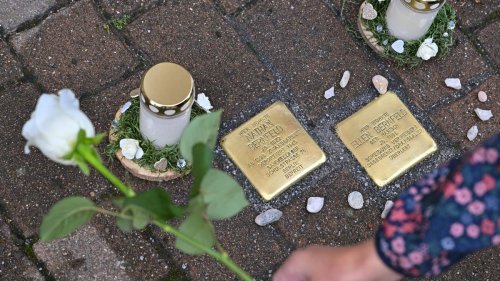Geschichte: Gegen das Vergessen: Fünf Stolpersteine in Spremberg verlegt