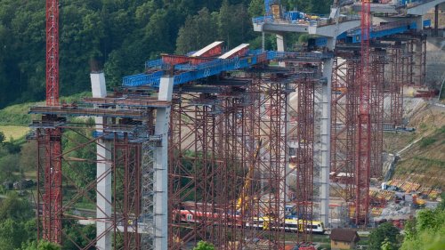 Arbeitsunfall: Erste Erkenntnisse zu Unglücksursache nach Gondelabsturz