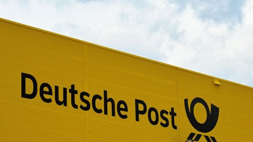 Transport: Start für Elektro-Postschiff in Berlin