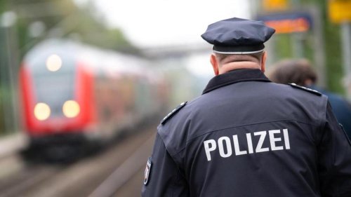 Unfälle: Radfahrer stirbt auf Bahnübergang im westlichen Münsterland