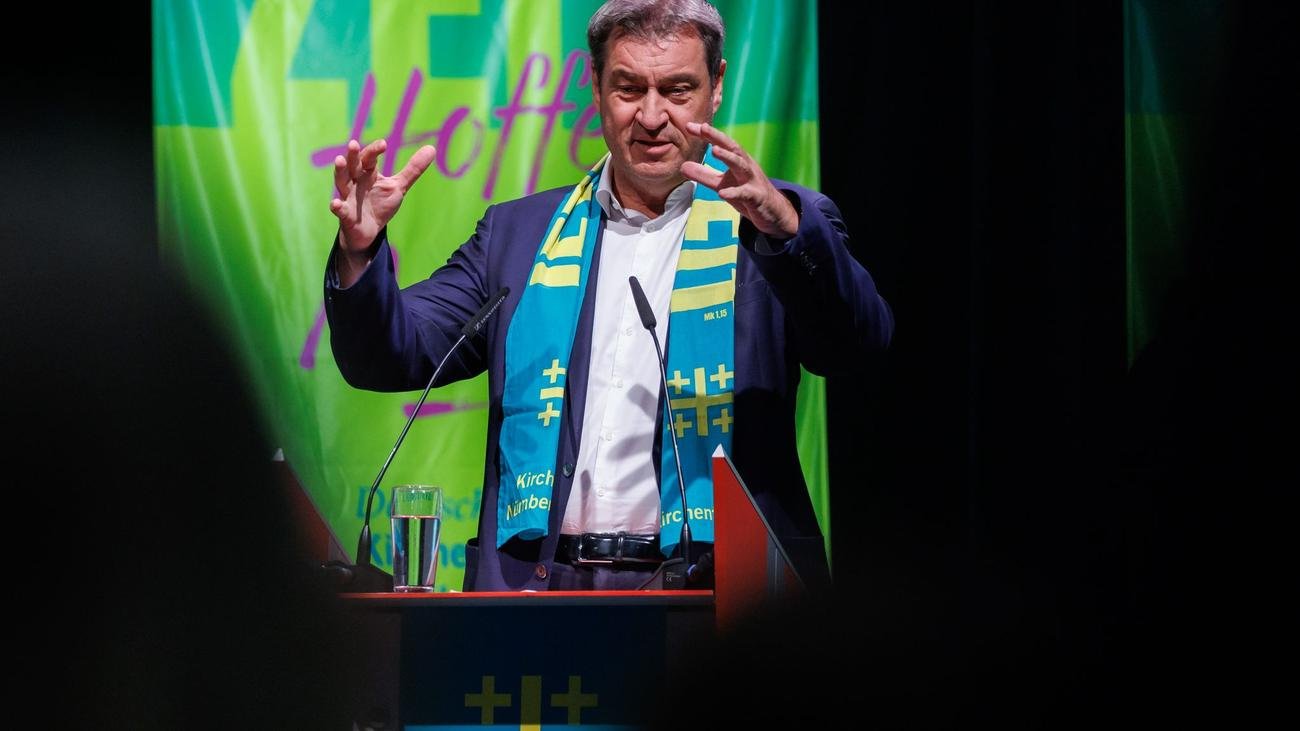 Nach Mahnung von Söder: Reformkräfte: Kirche muss sich in Politik einmischen