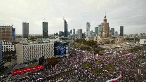 Polen: Mehr als 100.000 Menschen protestieren gegen polnische Regierung