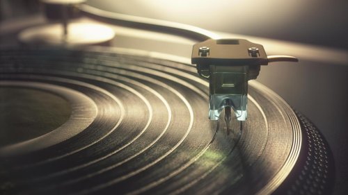 "Der Plattenspieler" von Konrad Paul Liessmann: Warum Vinyl nicht ausstirbt