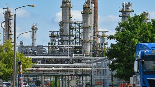 Energie: Bund: Arbeitsplätze in Raffinerie Schwedt für 2023 gesichert