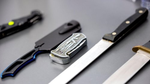 Ab Montag: Pistolen, Messer und Eispickel auf Bahnhöfen verboten