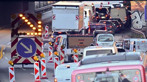 Verkehr: Verkehrschaos wegen Streik und Autobahnvollsperrung erwartet