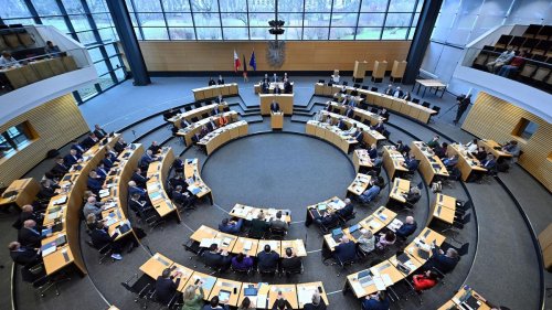 Landesfinanzen: Korrekturen zum Haushalt beschlossen - Weg frei für Landtag