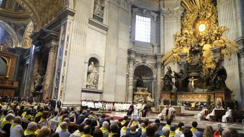 Vatikan: Mann steht nackt auf Altar in Petersdom – Bußliturgie für "Schändung"