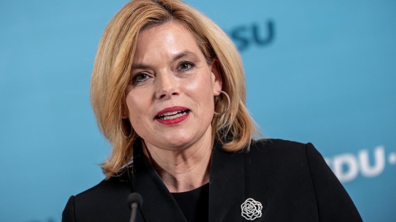 Rolle der Kirche: Julia Klöckner stößt mit Kirchenkritik auf Widerstand