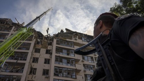 Krieg in der Ukraine: Offenbar mehrere Verletzte bei Raketenangriff auf Kiew