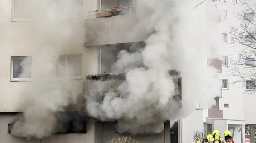 Berlin: Hochhaus wegen Brandes geräumt: Fünf Menschen in Klinik