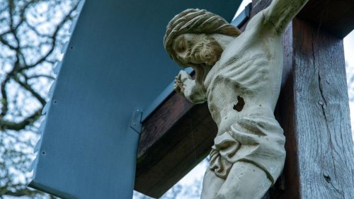 Brauchtum: Andächtiger Schweigemarsch am Karfreitag durch Lohr