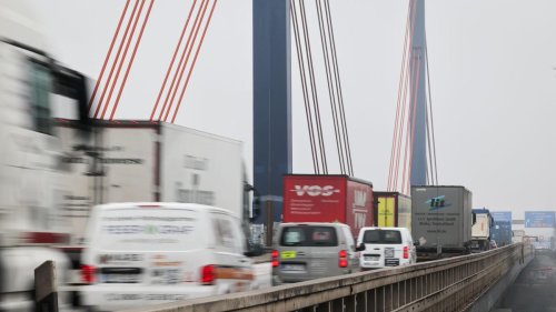 Staus erwartet: A1 in Hamburg am Wochenende Richtung Norden gesperrt