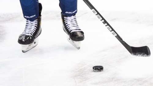 Eishockey: Mannheimer Profi Ennis am Nacken verletzt