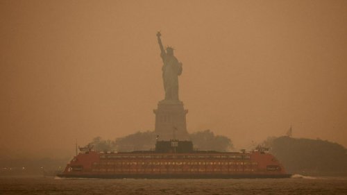 Rauch über New York: Ein Schleier aus giftigem Rauch