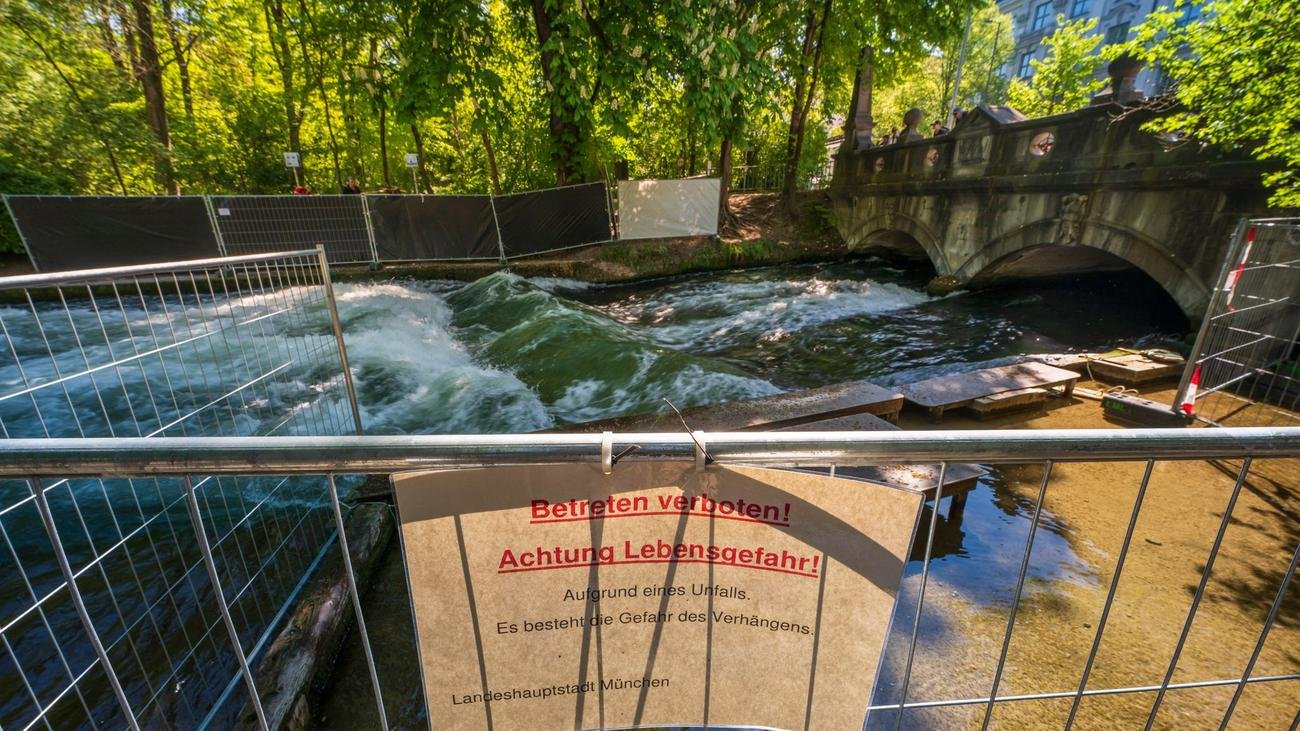 Ermittlungen: Tödlicher Surf-Unfall - Ursachensuche am Grund des Eisbachs