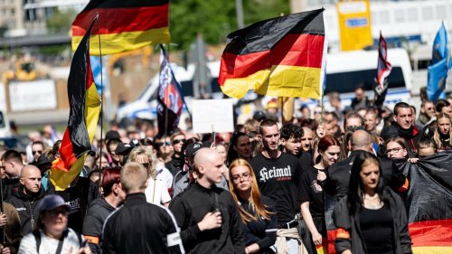Neues Bündnis: Dutzende Festnahmen bei rechtem Aufmarsch in Berlin