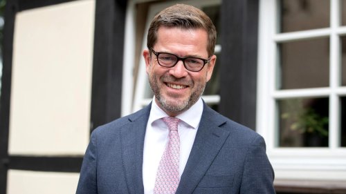 Ex-Verteidigungsminister: Karl-Theodor zu Guttenberg moderiert für RTL Unterhaltungsdokus